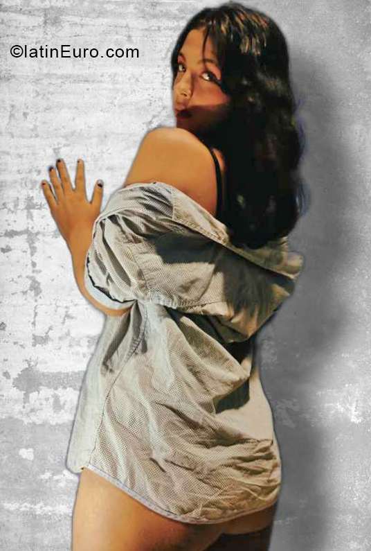 Date this exotic Colombia girl Valentina from Bucaramanga CO30767