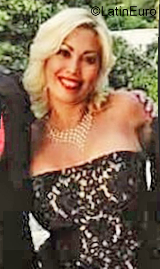 Date this hot Venezuela girl Meraury from Caracas VE4058