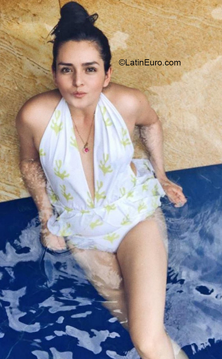 Date this gorgeous Colombia girl Erika from Bogota CO31377