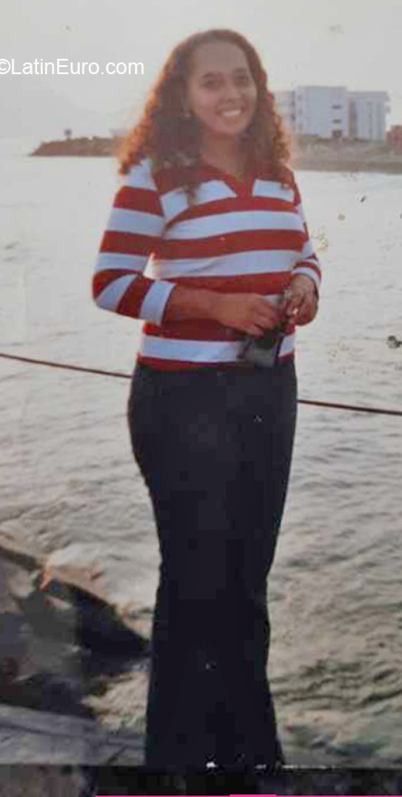 Date this georgeous Peru girl Cinthia from Lima PE1927