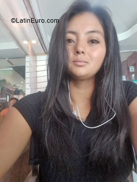 Date this tall Argentina girl Neyde from Cordoba AR803