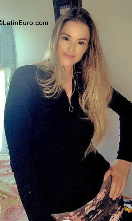 Date this funny Brazil girl Viv from Sao Paulo BR11638