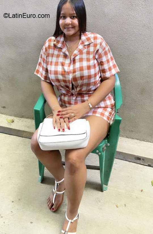 Date this cute United States girl Lisbet from New York US21462