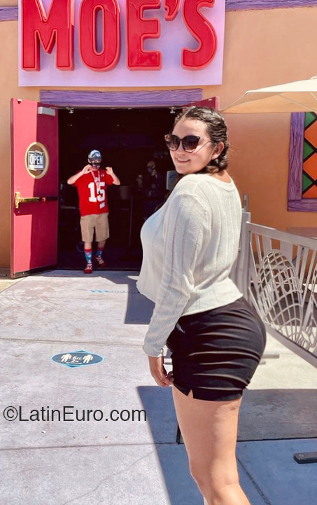 Date this hot Colombia girl Carolina from Bucaramanga CO31020