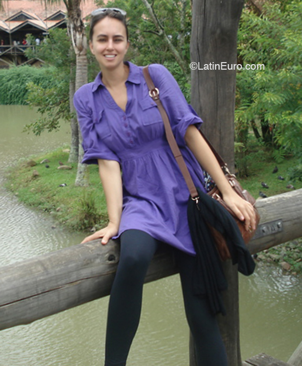 Date this delightful Brazil girl Deb from Porto Alegre BR11506