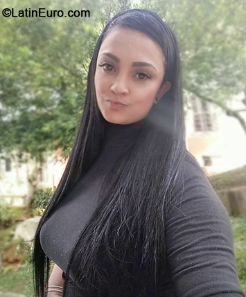 Date this happy Colombia girl KAREN from Medellin CO30982