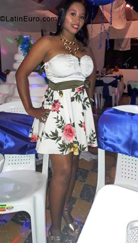 Date this young Colombia girl Rosa from Cali CO31017