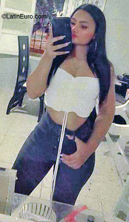 Date this good-looking Colombia girl Milagros from Barranquilla CO31037