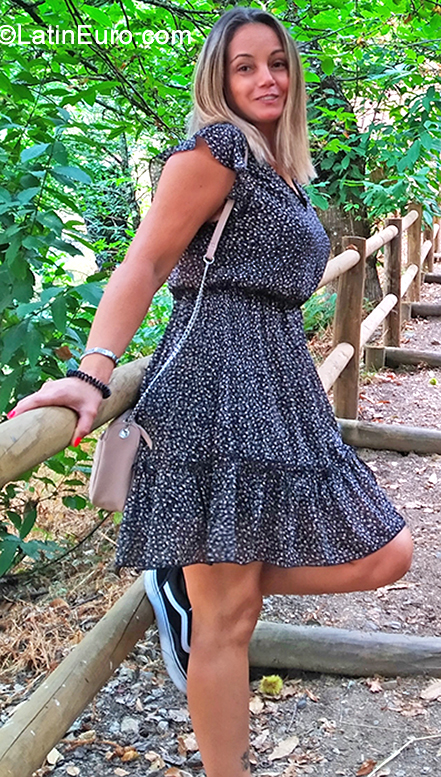Date this tall Portugal girl Cristiane from Lisbon PT98