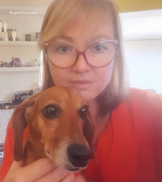 Date this lovely Brazil girl Lenia from Porto Alegre BR11542