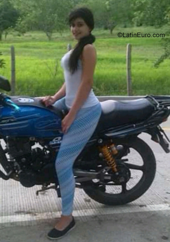 Date this beautiful Colombia girl Geraldin from Medellin CO31079