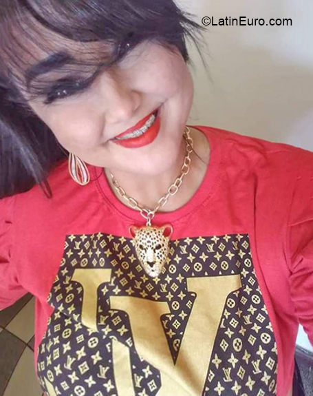 Date this attractive Brazil girl Dielle from Belem BR11563