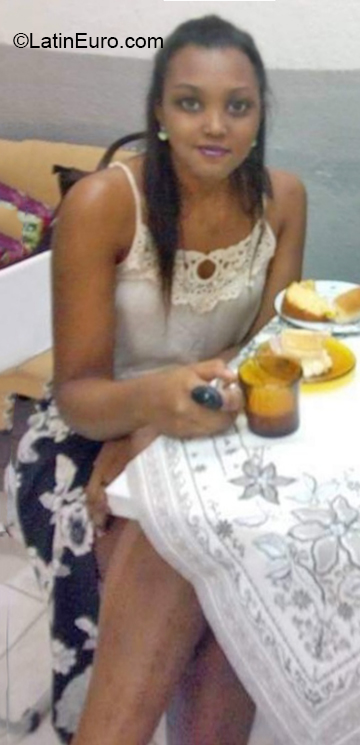 Date this georgeous Brazil girl Raissa from Rio De Janeiro BR11570