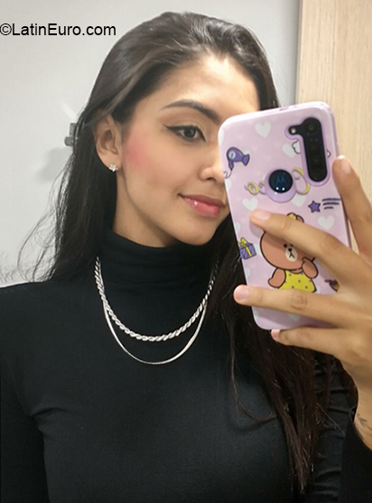Date this stunning Colombia girl Vanessa from Medellín CO31144