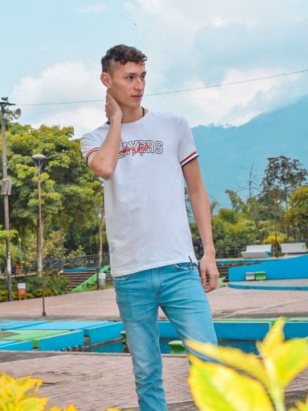 Date this fun United States man Eliot from Ibague US21531