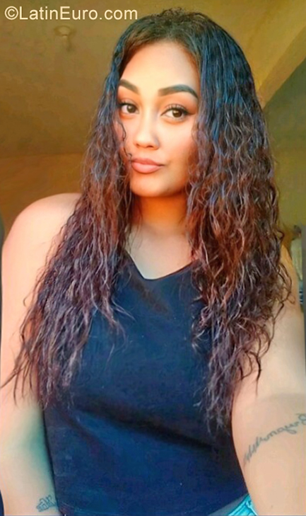 Date this fun Brazil girl Rayane from Rio De Janeiro BR11595