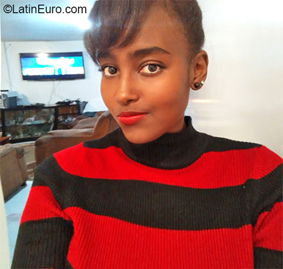 Date this attractive Ecuador girl Marce from Quito EC891