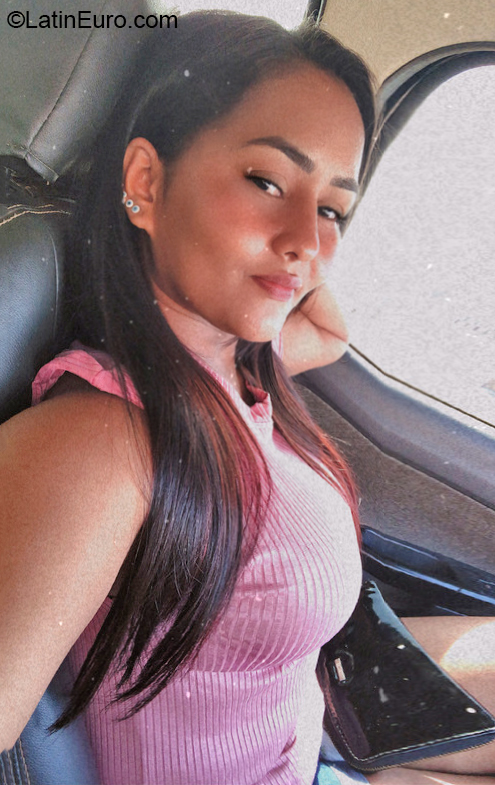 Date this attractive Brazil girl Daiany from Marabá BR11640