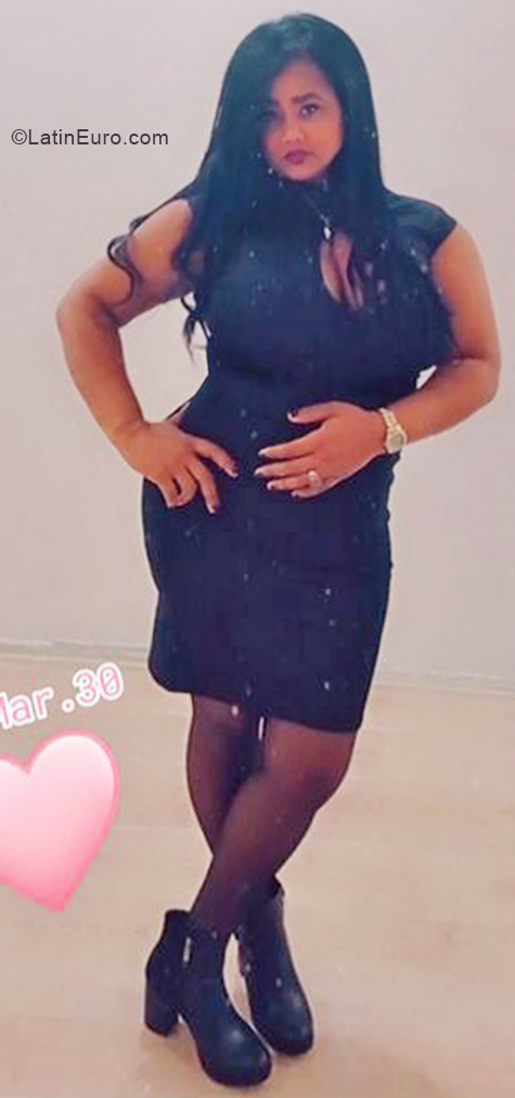 Date this pretty Dominican Republic girl Mariela from San Cristobal DO40576