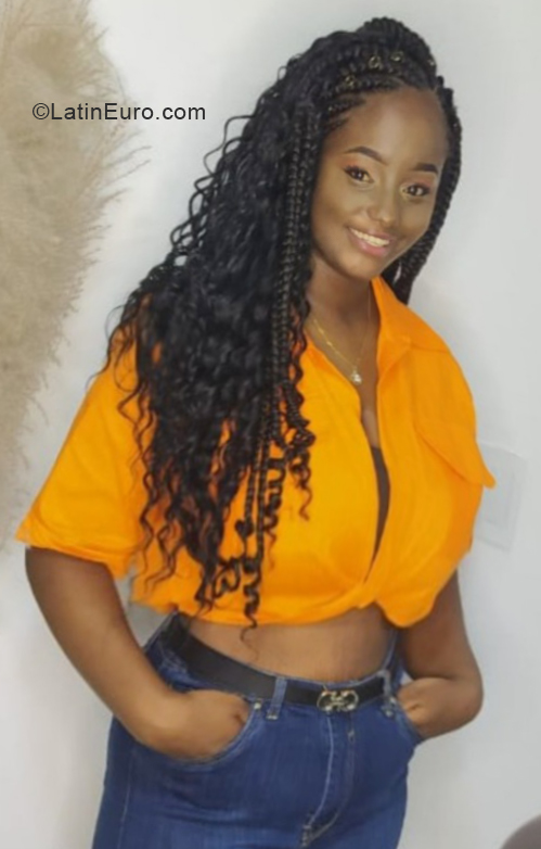 Date this exotic Colombia girl Lisa from Cali CO31336