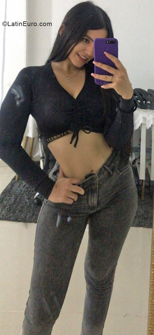 Date this cute Colombia girl Julieth from Medellin CO31337