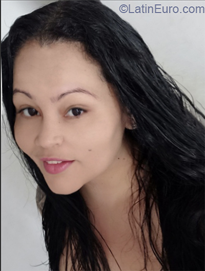 Date this good-looking Brazil girl Irani from Sao Paulo BR11681
