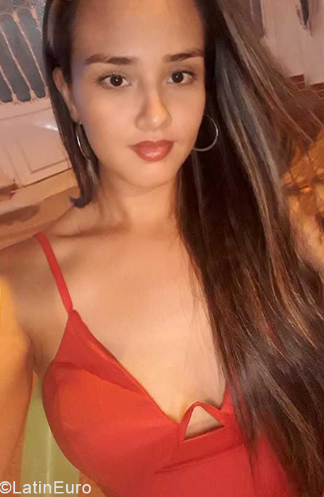 Date this sensual Colombia girl Erika from Ibague CO31443