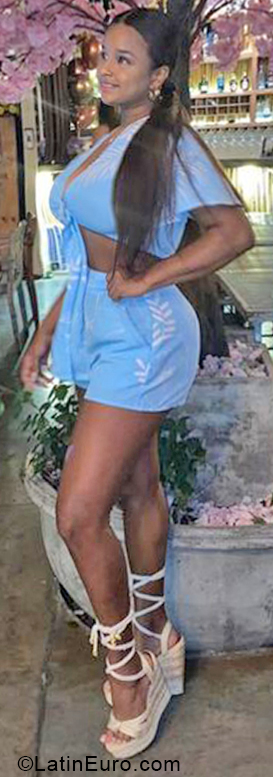 Date this hard body Colombia girl Mishel from Cali CO31447