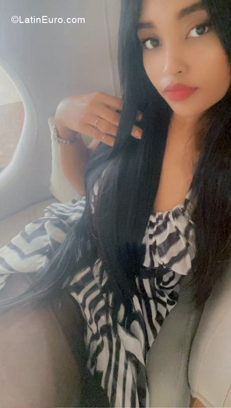 Date this foxy Dominican Republic girl Moniestef from Santo Domingo DO40644
