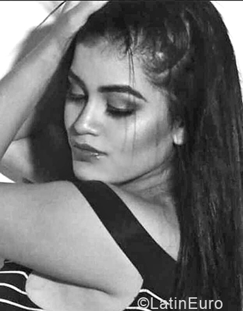 Date this beautiful Colombia girl Mariana from Cali CO31470