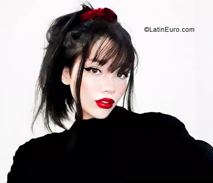 Date this foxy Argentina girl Meli from Mendoza AR854