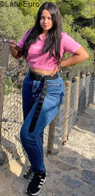 Date this tall Spain girl Lineth from Madrid ES693