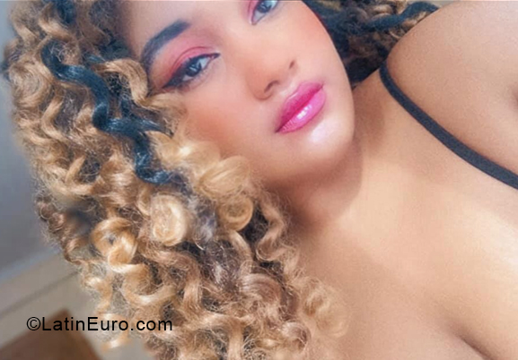 Date this fun Spain girl Galilea Walter from Valencia ES697