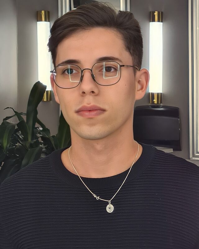 Date this cute Brazil man Gustav from Florianópolis BR11732