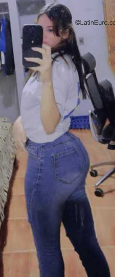 Date this beautiful Venezuela girl Adriana from Barquisimento VE4174