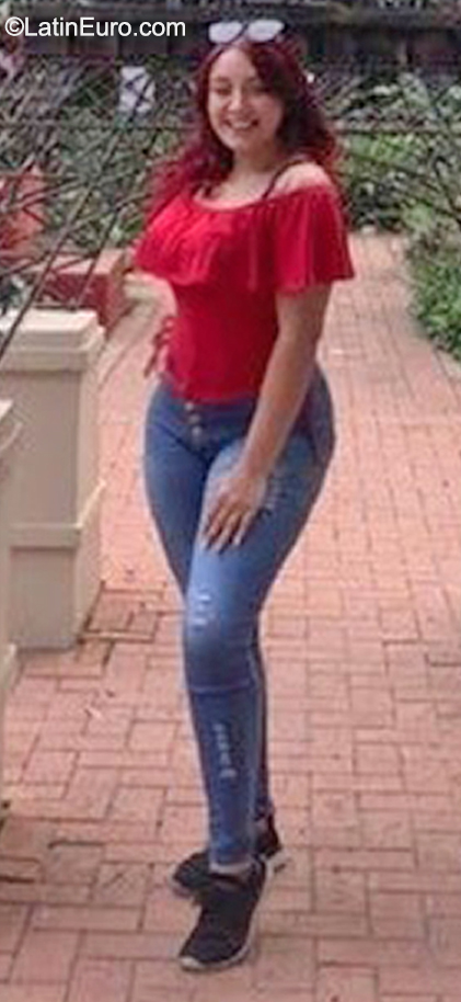 Date this beautiful Bolivia girl Fecy from Santa Cruz BO138