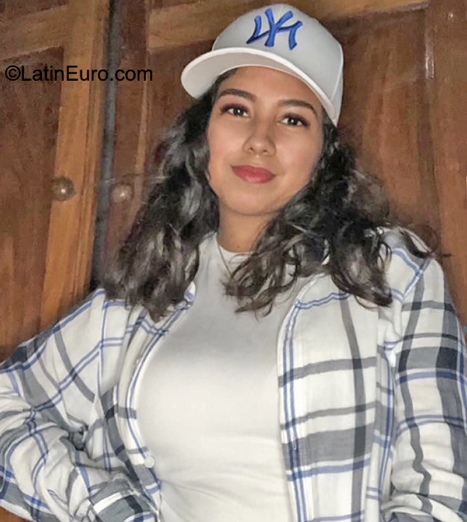 Date this sensual Dominican Republic girl Mara from  PA1327