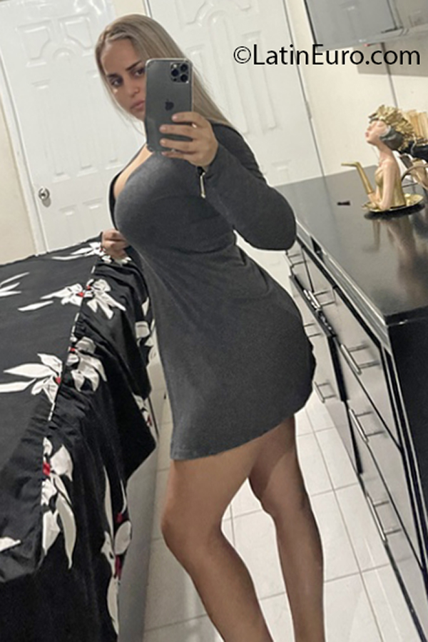 Date this good-looking Dominican Republic girl Jenny from Santiago DO40708
