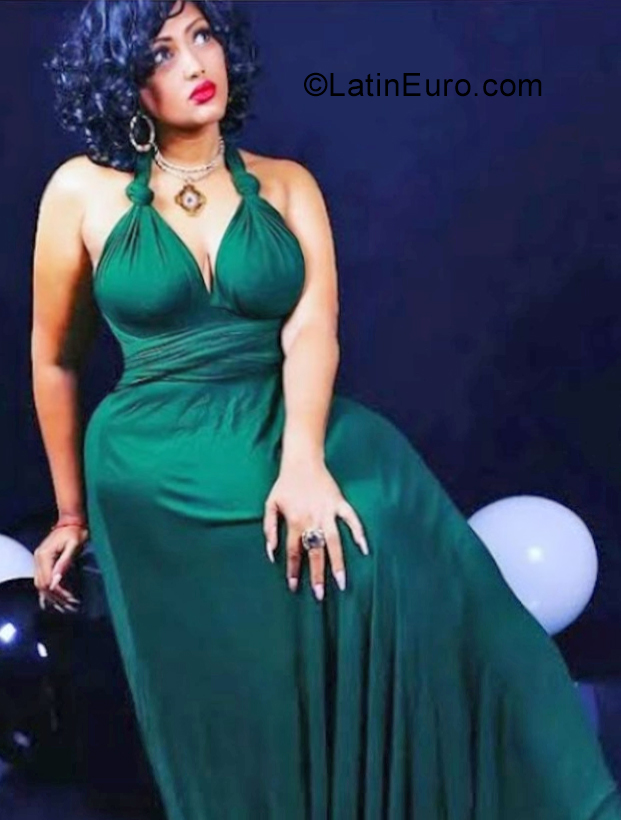 Date this pretty Dominican Republic girl Alexa from Santo Domingo DO40762