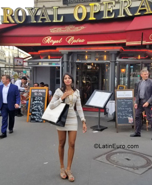 Date this attractive Colombia girl Dayana from Barranquilla CO31651