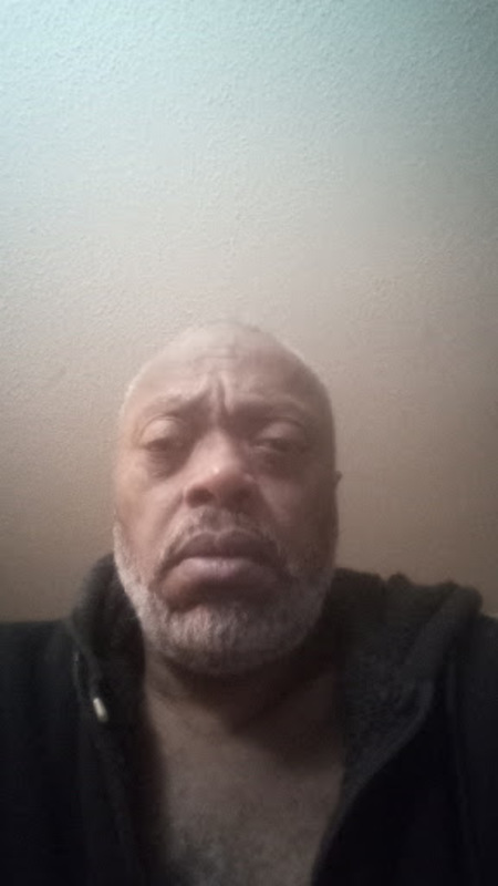 Date this nice looking United States man Serv from Seattle US21737