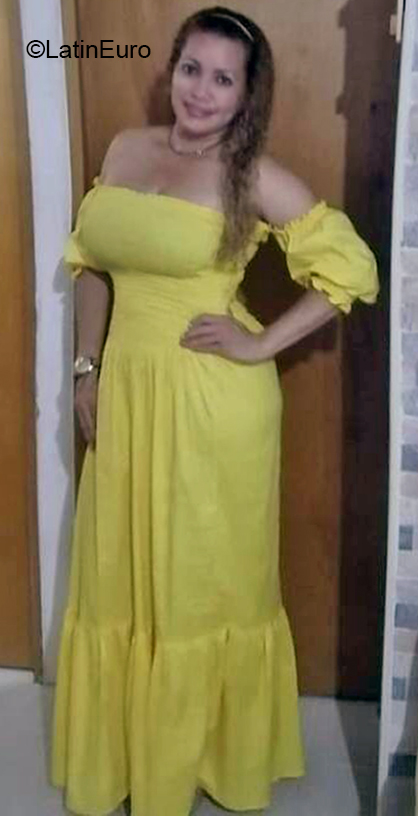 Date this charming Colombia girl Beatriz from Barranquilla CO31738