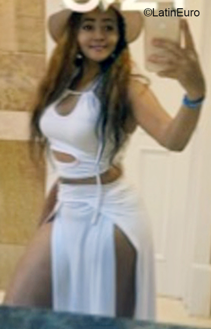 Date this tall Dominican Republic girl Nercy from Santo Domingo DO40833