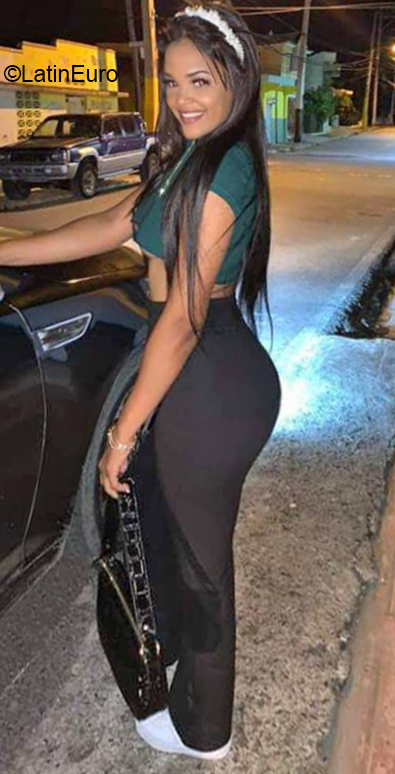 Date this voluptuous Dominican Republic girl Camila peguero from Santo Domingo DO40834