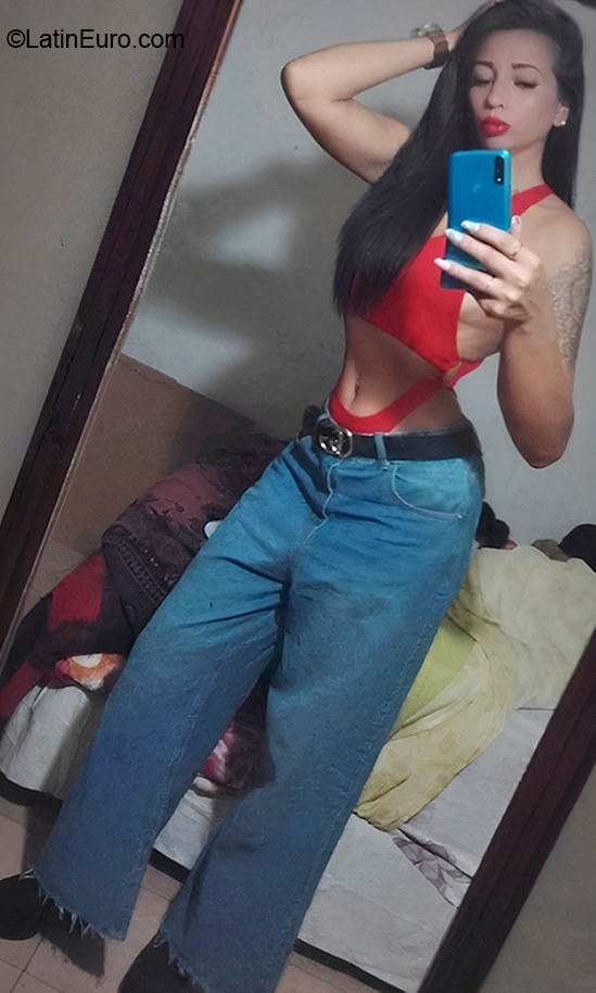 Date this hot Argentina girl Carolina from Buenos Aires AR872