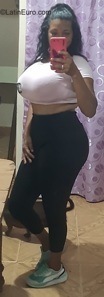 Date this voluptuous Venezuela girl Melkiolis from Miranda VE4223