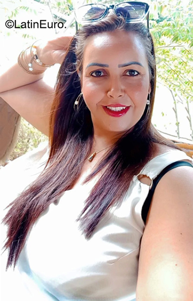 Date this sensual Brazil girl Renata from Brasil BR11937