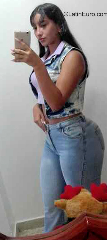 Date this good-looking Venezuela girl Nau from San Cristóbal VE4225