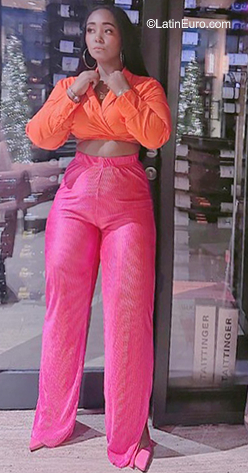 Date this lovely Dominican Republic girl Ruby from Santo Domingo DO40886