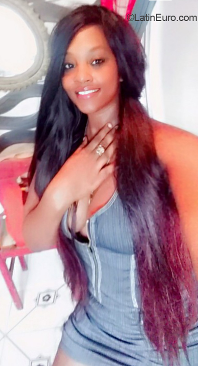 Date this sensual Dominican Republic girl Ana from La Romana DO40938